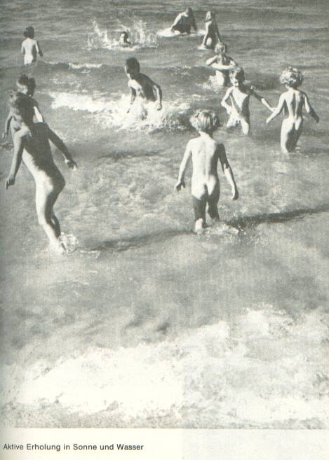 Nacktsportunterricht in der ehemaligen DDR 