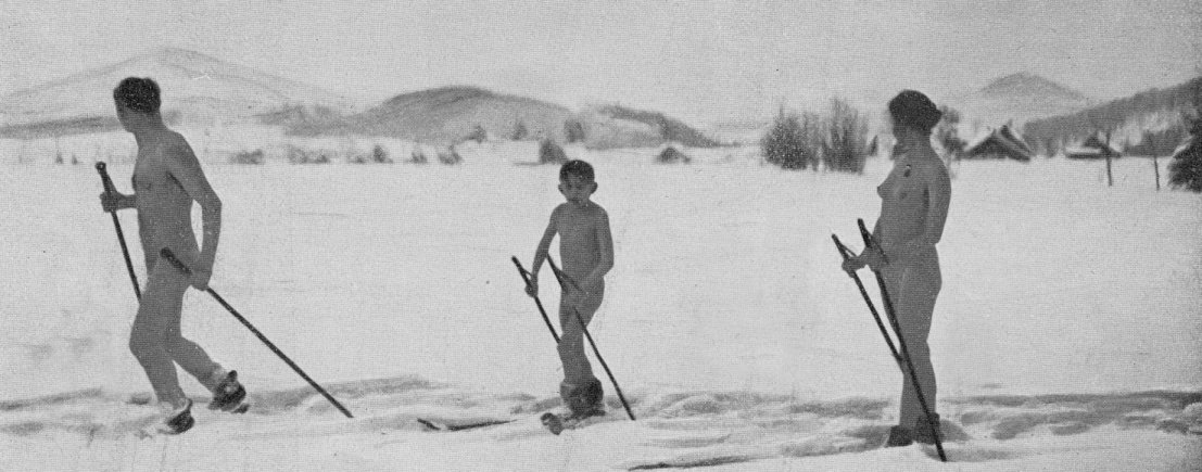 Auch der nackte Wintersport ist für die ganze Familie 